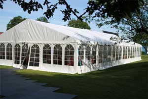 Teltudlejning af 9x18 m telt, hvid - 101918 Alt til festen - Aamand Udlejningscenter.