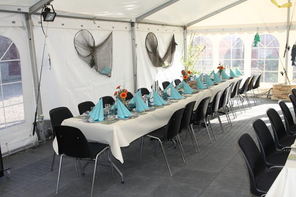 Festtelt-privat, borde inde i telt- www.aamands.dk