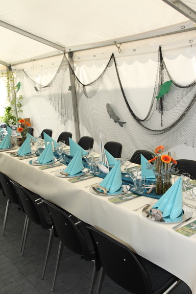 Borde og stole til fest i Vojens