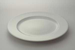 Udlejning af flade tallerkener, 30.5 cm, hvid basis, bred fane - 10103  Aamand Udlejningscenter.