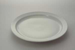 Udlejning af flade tallerkener, 26 cm, hvid basis, smal fane - 10112  Aamand Udlejningscenter.