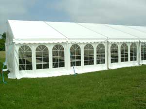 Festtelte udlejning af hvid 6x5 m,  sidehjde 2.2 m - 101705 Alt til festen - Aamand Udlejningscenter.