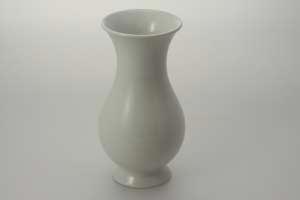 Udlejning af vaser, hvid, h�jde 20 cm, � 9,5 cm/� 4,5 cm, hvid - 10701 Alt til festen - Aamand Udlejningscenter.