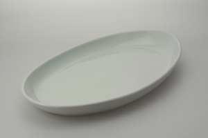 Udlejning af fad, 50x29 cm, oval, hvid porceln - 11301 Alt til festen - Aamand Udlejningscenter.