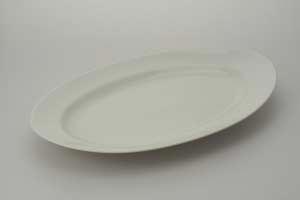 Udlejning af fad, 26x38 cm, oval, hvid porcelæn - 11305 Alt til festen - Aamand Udlejningscenter.